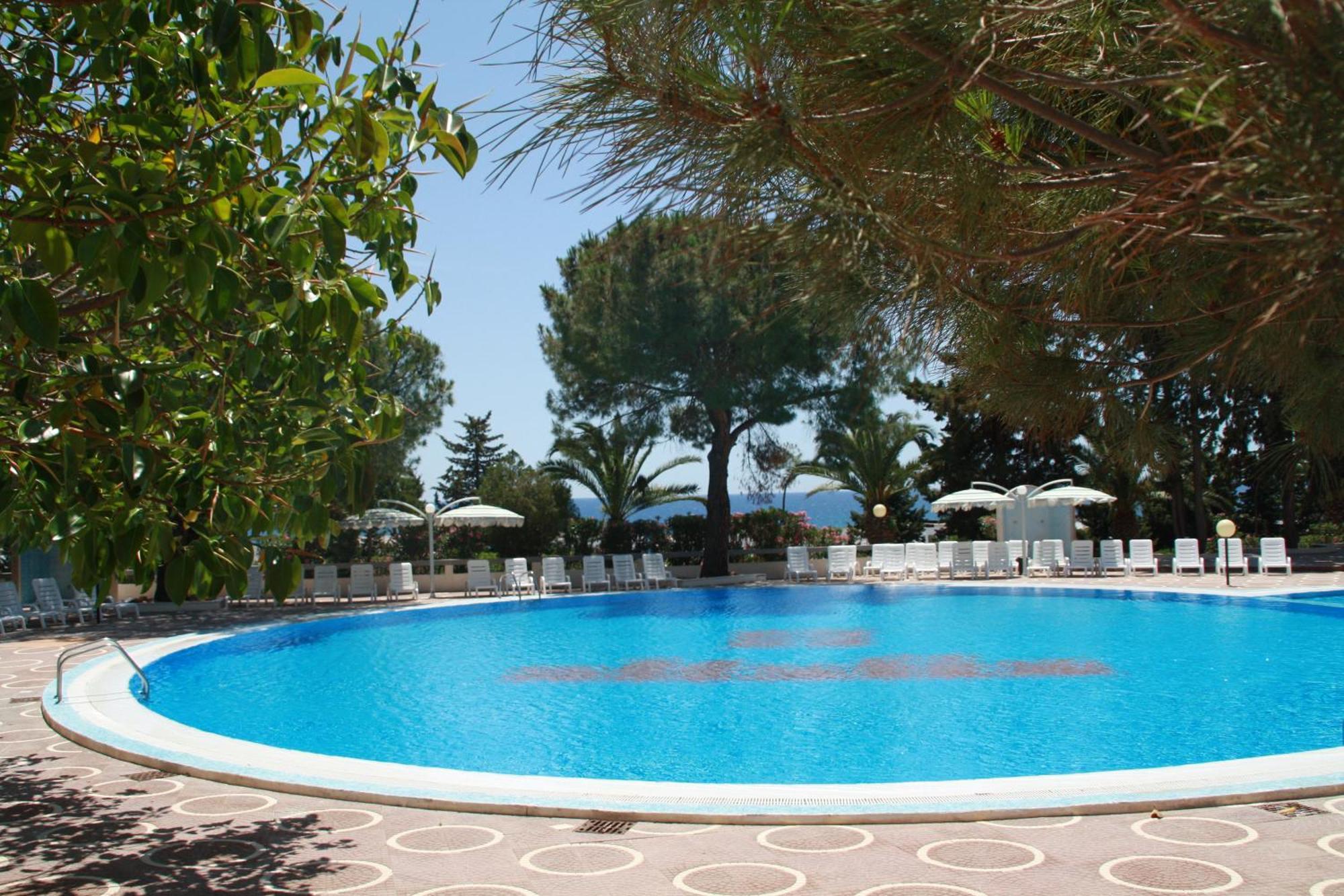 Hotel Villaggio Club Altalia Brancaleone Exterior foto